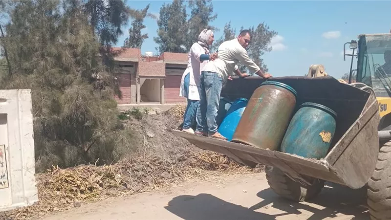 ضبط كميات كبيرة من الأسماك غير صالحه للاستهلاك الادمى بمركز مطوبس