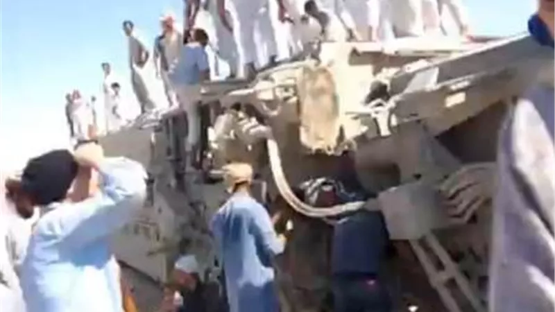 بالصور.. حادث قطار مروع بزاوية العوام مركز الضبعة شرق مطروح