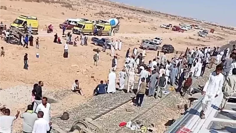 بيان من وزارة الصحة والسكان حول حادث انقلاب عربات قطار بمطروح