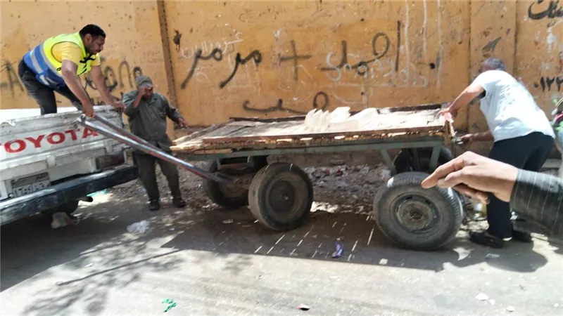 حملة مكبرة لرفع الإشغالات في حى جنوب الأقصر..صور