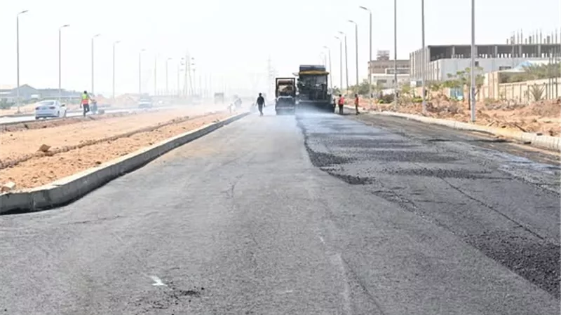وزير الاسكان يشدد على دفع العمل بمشروعات المناطق الصناعية