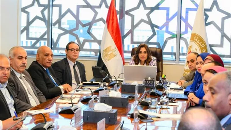 منال عوض توجه بضرورة تنفيذ دورات تدريبية للوحدات الخاصة بتغير المناخ