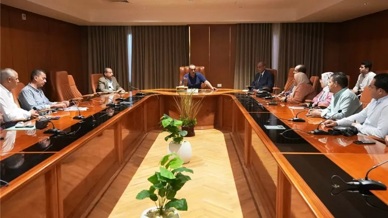 محافظ أسيوط: إعادة توزيع الكوادر الهندسية لدعم المشروعات التنموية