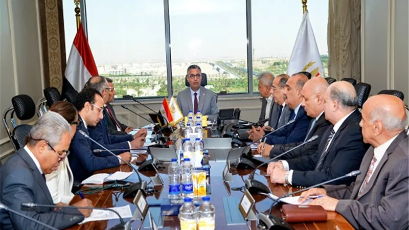 فاروق: تطوير آليات الرقابة الداخلية وتطبيق أحدث النظم التكنولوجية