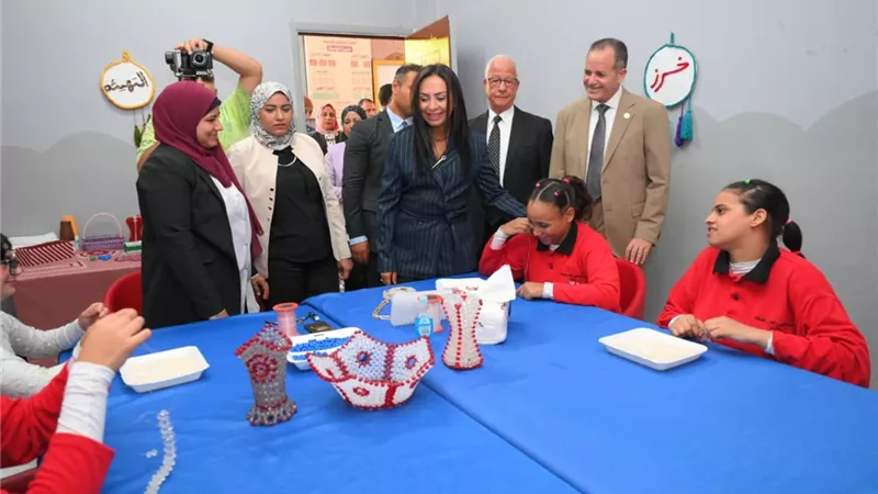 وزيرة التضامن تزور دار رعاية التثقيف الفكري للفتيات بحلوان