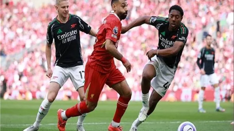إصابة لاعب آرسنال أمام ليفربول في الدوري الإنجليزي