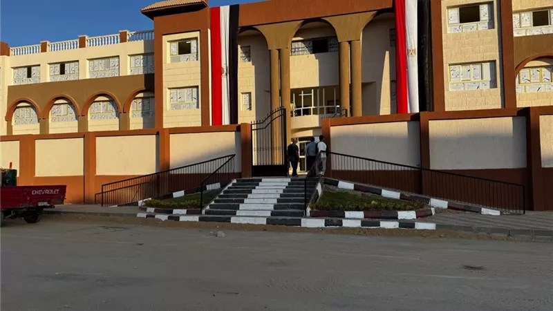 الإٍسكان: تسليم أول مدرسة تجريبي ودفع العمل بمشروعات أكتوبر الجديدة