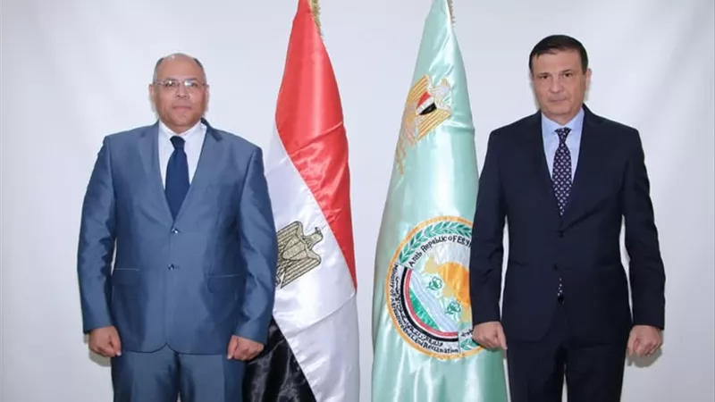 فاروق يستقبل السفير المصري بالكويت لبحث فرص الاستثمار الزراعي