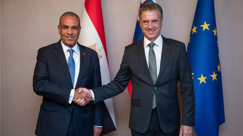 وزير الخارجية يبحث مع رئيس وزراء سلوفينيا سبل تعزيز التعاون الثنائي