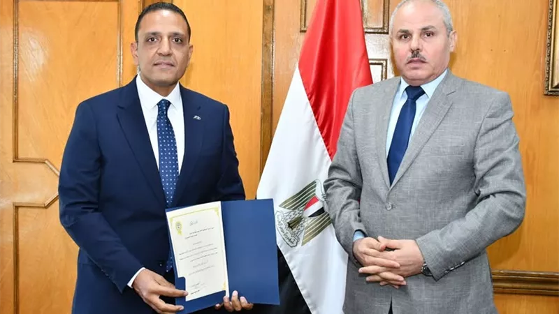 د.أحمد عزمي عميدًا لتجارة قناة السويس