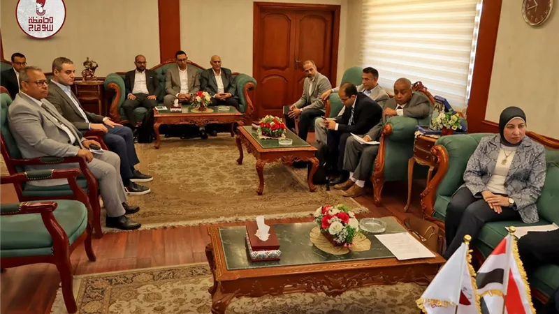 محافظ سوهاج يستقبل مساعد وزير التنمية المحلية للمشروعات القومية