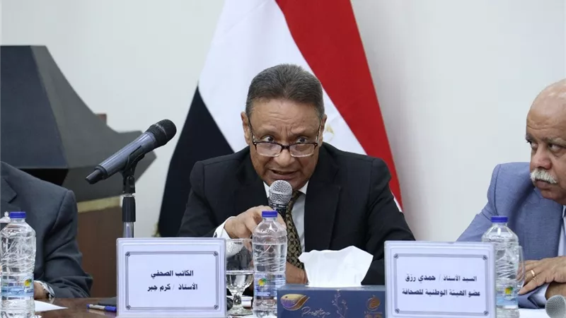 كرم جبر: التدريب علي مستحدثات التكنولوجيا يوفر حلولاً لمشكلات الصحافة الراهنة