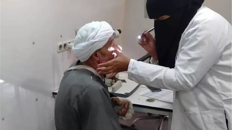 7 عيادات تخصصية في قافلة حياة كريمة لأهالي تل ثمود بالإسماعيلية