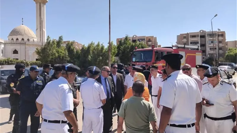 مدينة المستقبل في الإسماعيلية تتخلص من الإشغالات والتعديات..صور