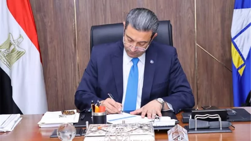 محافظ دمياط يقرر النزول بدرجات القبول في مدارس التعليم الفني