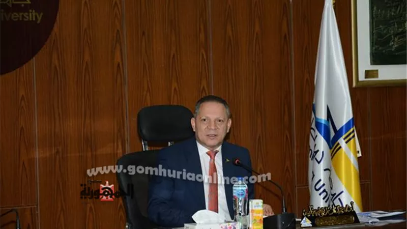 منح ٢٦ باحثا درجة الماجستير والدكتوراة بجامعة دمياط