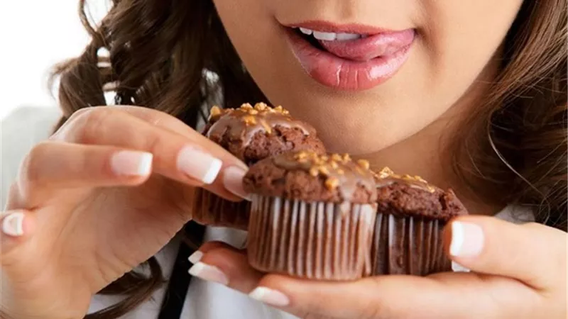 الرغبة المفاجئة في أطعمة محددة .. إنذارًا مبكرًا لبعض أنواع السرطان