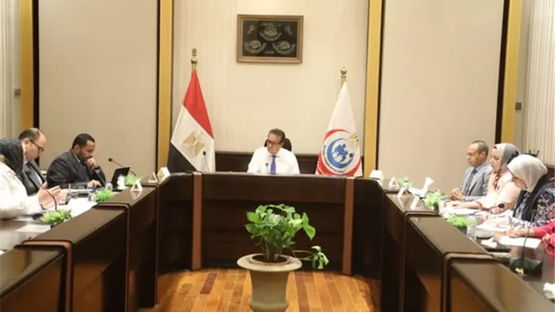 وزير الصحة يتابع تقدم البرنامج الوطني لمكافحة الإيدز