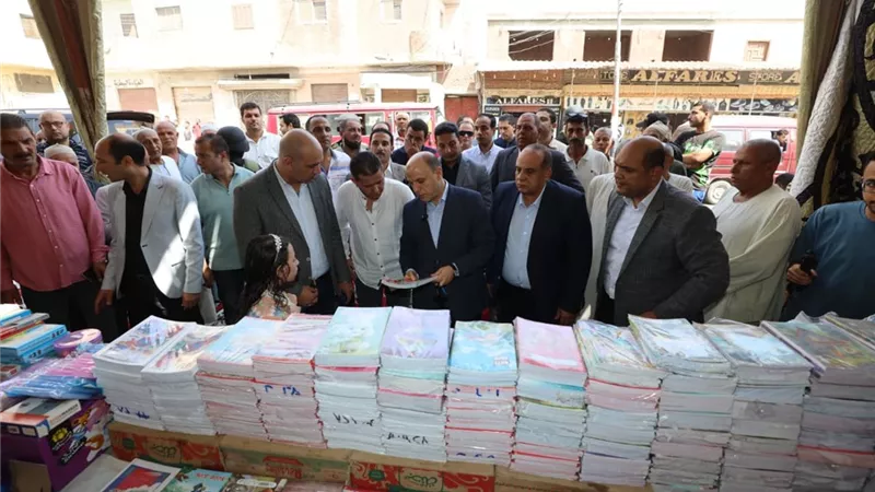 بتخفيضات 50 %..محافظ كفرالشيخ يفتتح معرض «أهلًا مدارس» في شابة