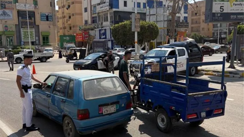 تفاصيل إجراءات أمنية مشددة من شرطة مدينة بدر وضبط 20 موتوسيكل.. صور