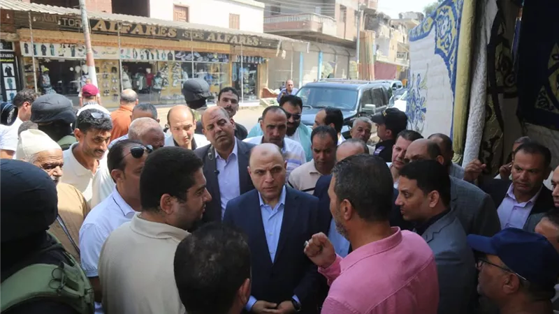 محافظ كفرالشيخ يستمع لشكاوى أهالي قرية شابة ويوجه بحلها
