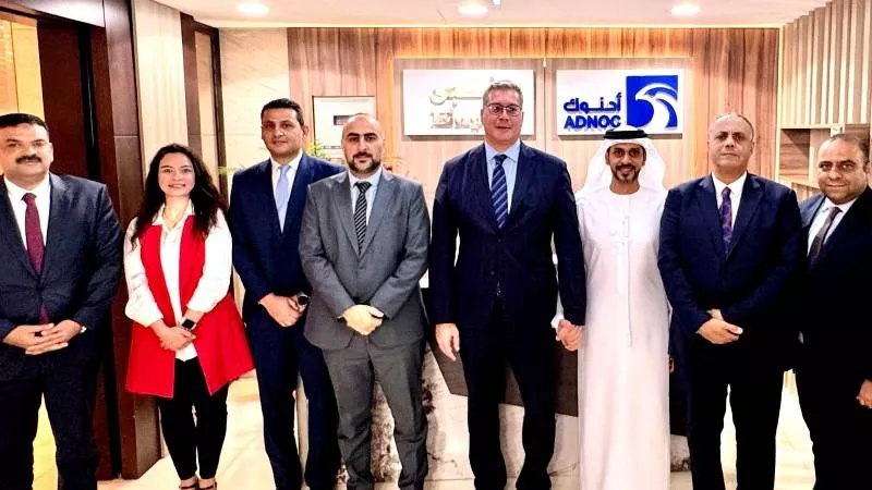 وزير البترول يتفقد مقر شركة إنبي في أبوظبي
