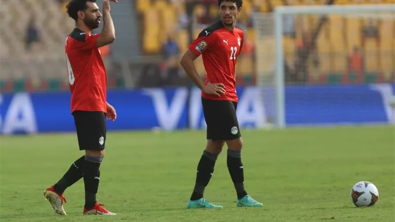 وصول محمد صلاح ومرموش معسكر الفراعنة استعدادا لمواجهة إثيوبيا