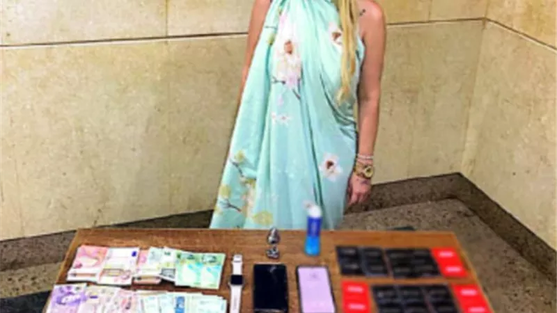 ضبط أجنبية تدير مسكنها لممارسة الأعمال المنافية للآداب بالتجمع
