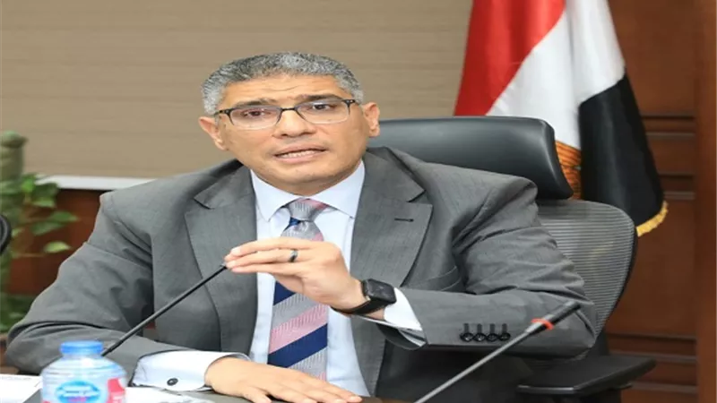 محافظ الجيزة يبحث الموقف التنفيذي للمشروعات القومية