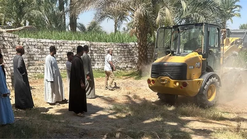 الأقصر.. الزينية تطارد التعديات على الأراضى بحملة مكبرة