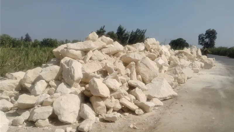 بدء اعمال رفع كفاءة طريق دسوق - بسيون بكفرالشيخ