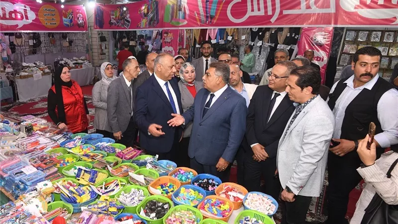 محافظ الدقهلية يفتتح معرض 