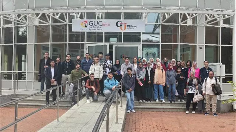 رئيس مجلس أمناء الجامعة الألمانية لأوائل الثانوية العامة في رحلة 