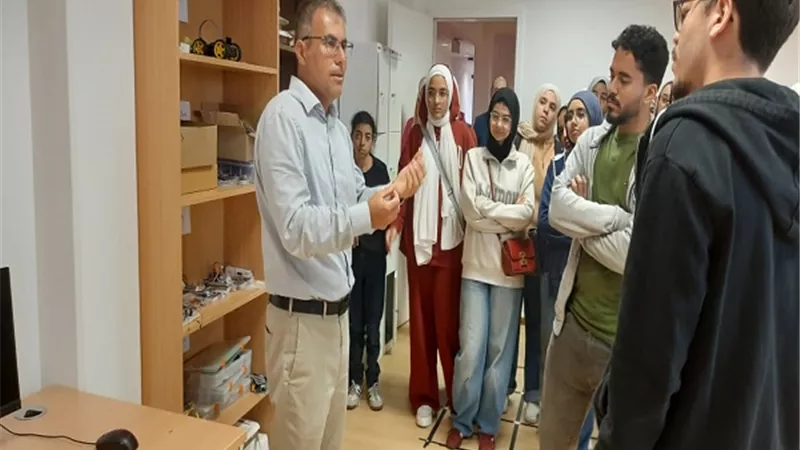 ضمن رحلة الجمهورية.. أوائل الثانوية العامة يشيدون بجولتهم في الجامعة الألمانية