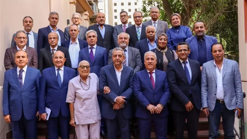 النقابيون يقدمون رؤيتهم لتطوير المحتوى الصحفى في جلسة نقاشية موسعة بالهيئة الوطنية للصحافة