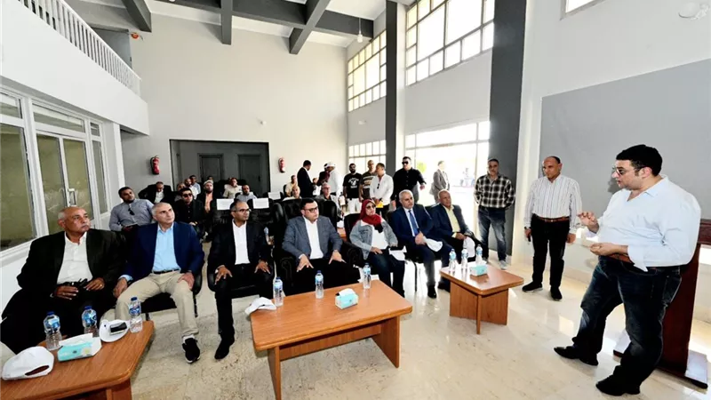 وزير الإسكان يتفقد أعمال رفع كفاءة محطة المياه الرئيسية بالعبور