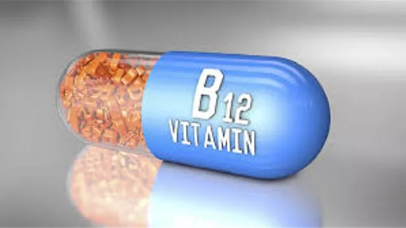 فيتامين B12.. صديق الدماغ والقلب وعدو الإهمال