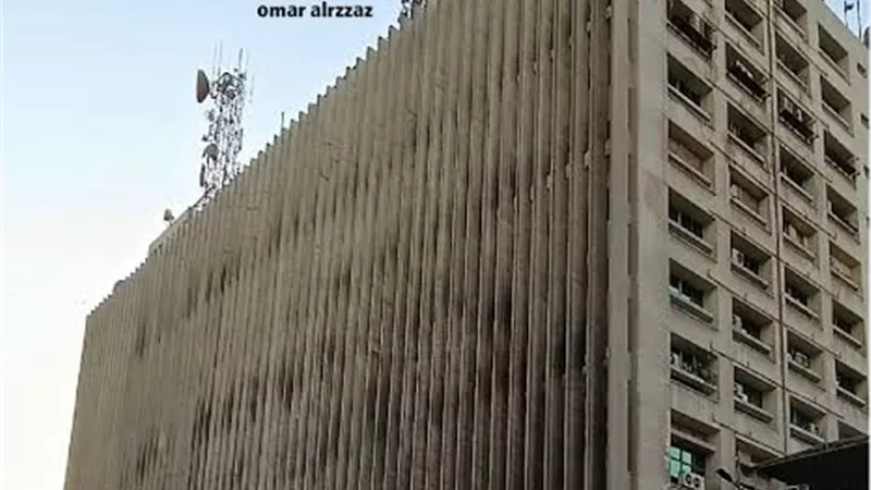 تصاعد أتربة من سنترال رمسيس نتيجة أعمال الصيانة بالمبنى