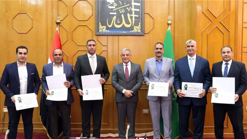 محافظ الاسماعيلية يكرم المشاركين في مهرجان المانجو..صور