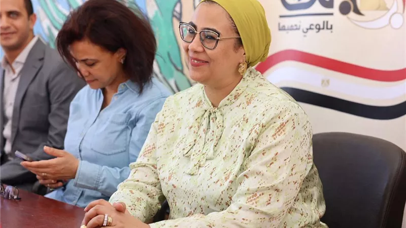المستشارة أمل عمار تتفقد مدرسة أحمد عرابي بأبو رماد