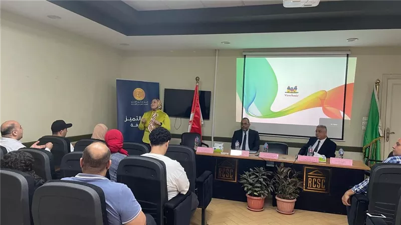 ندوة تعريفية لطلاب برنامج العلوم المصرفية بتجارة القاهرة