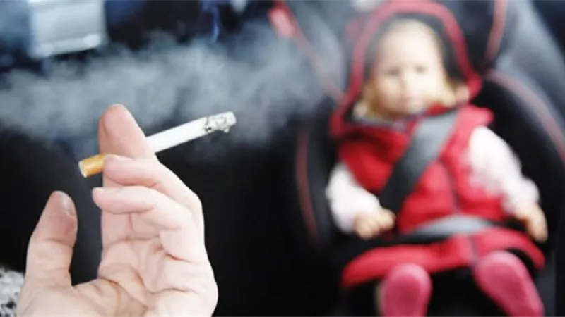 دراسة .. تعرض الأب للتدخين السلبي في طفولته يضعف رئة أطفاله
