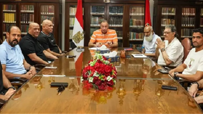 تفاصيل اجتماع الخطيب مع الجهاز الفني بقيادة النحاس