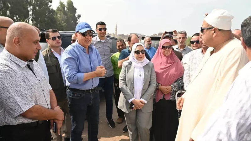 وزير الري يتفقد المنظومة المائية بالشرقية في عيدها القومي..صور
