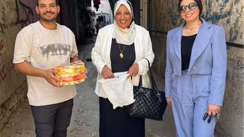 مستقبل وطن يوزع حلوى المولد النبوي الشريف في شوارع الإسماعيلية