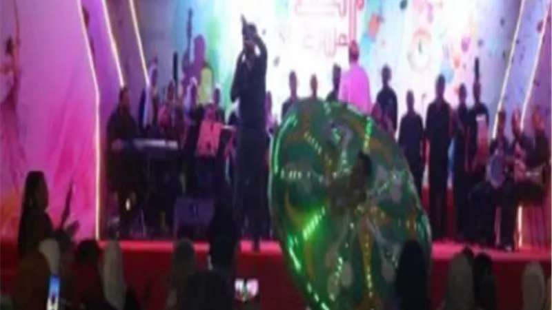 الإنشاد والمديح النبوي ينير الليلة الثامنة لـ 