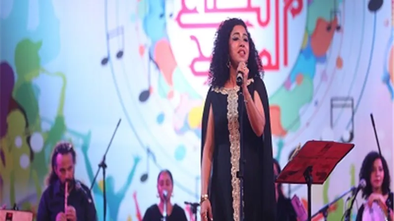أغانى التراث الشعبي بصوت فاطمة عادل تزين مسرح ساحة الهناجر
