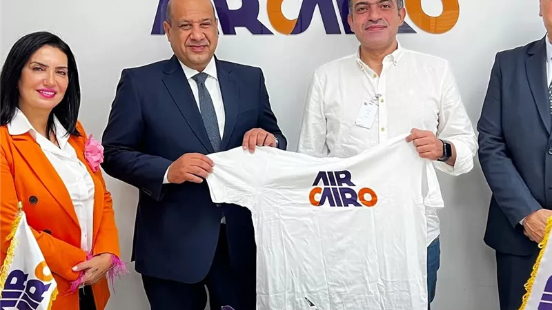 إير كايرو توقع عقد رعاية مع أبطال البلياردو والاسكواش
