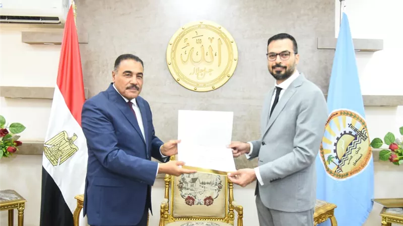 محافظ مطروح يكرم الاطقم الطبية التي شاركت في انقاذ ركاب قطار الضب