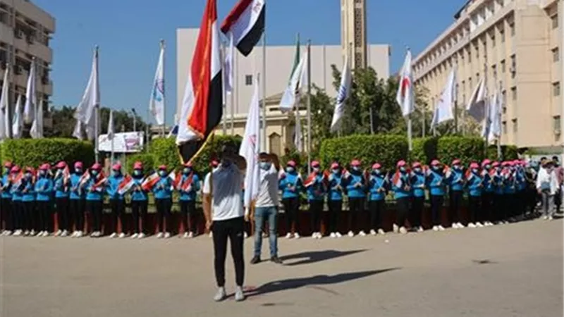 التعليم تُلزم المدارس الدولية بتحية العلم وتدريس المناهج القومية
